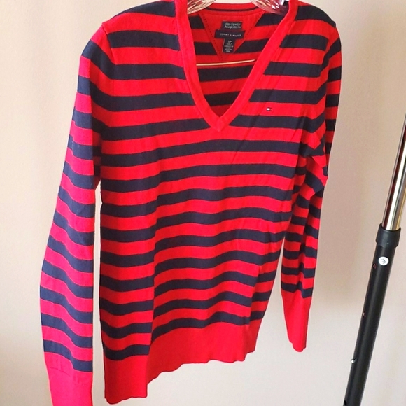Tommy Hilfiger V neck sweater - Picture 1 of 4